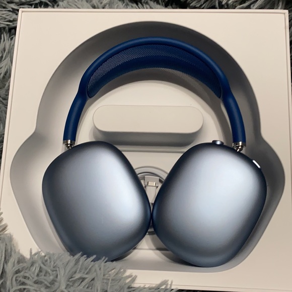 Apple Other - COPY - COPY - AirPods Max sky blue with blue headband